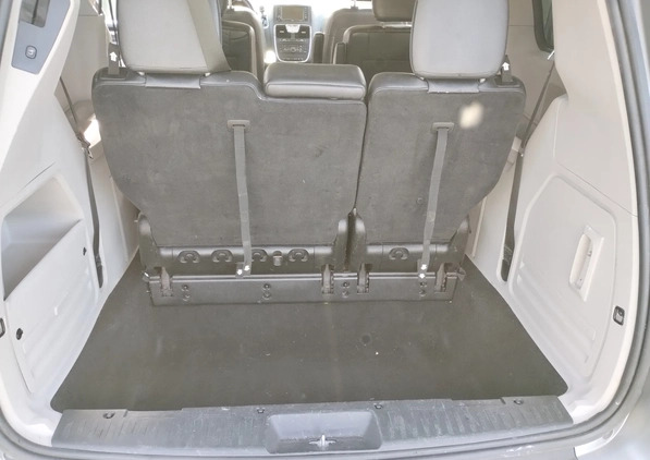 Chrysler Town &amp; Country cena 54500 przebieg: 160000, rok produkcji 2013 z Tuliszków małe 232